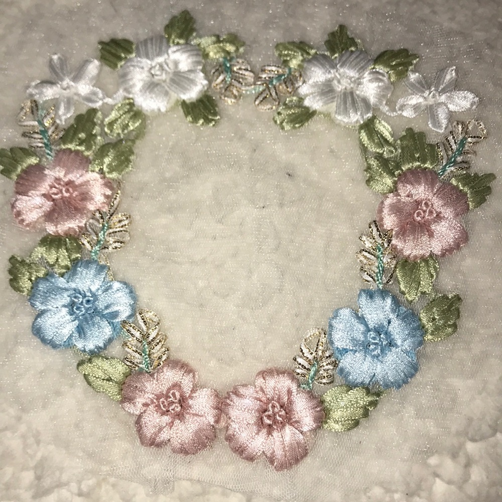 New Beautiful heart shape 3D Flower Appliqué
